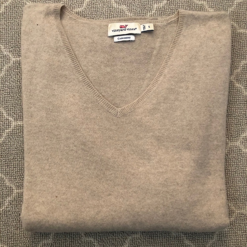 Vineyard Vines, 100% cashmere vneck sweater